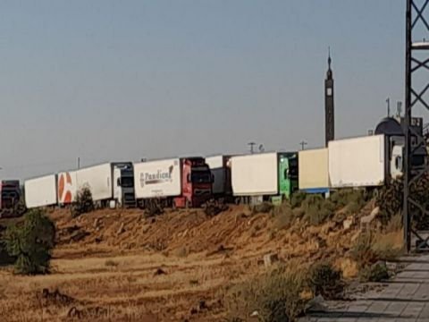 السعودية سبب شلل قطاع الشحن السوري ...الجمعية السورية للشحن والإمداد الوطني : البضائع السورية في معبر نصيب “تتبهدل بالتفتيش”