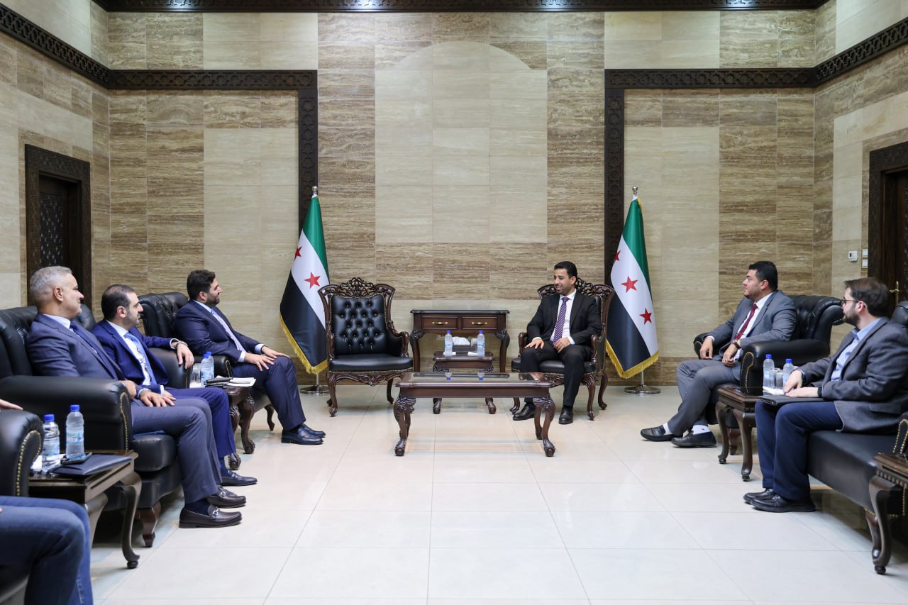 وزير الصحة يستقبل وفد عراقي